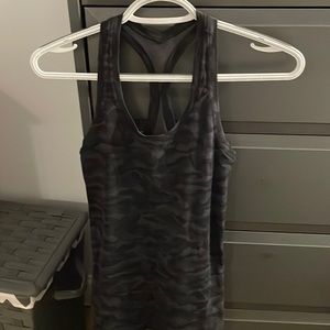 Lululemon tank size 4